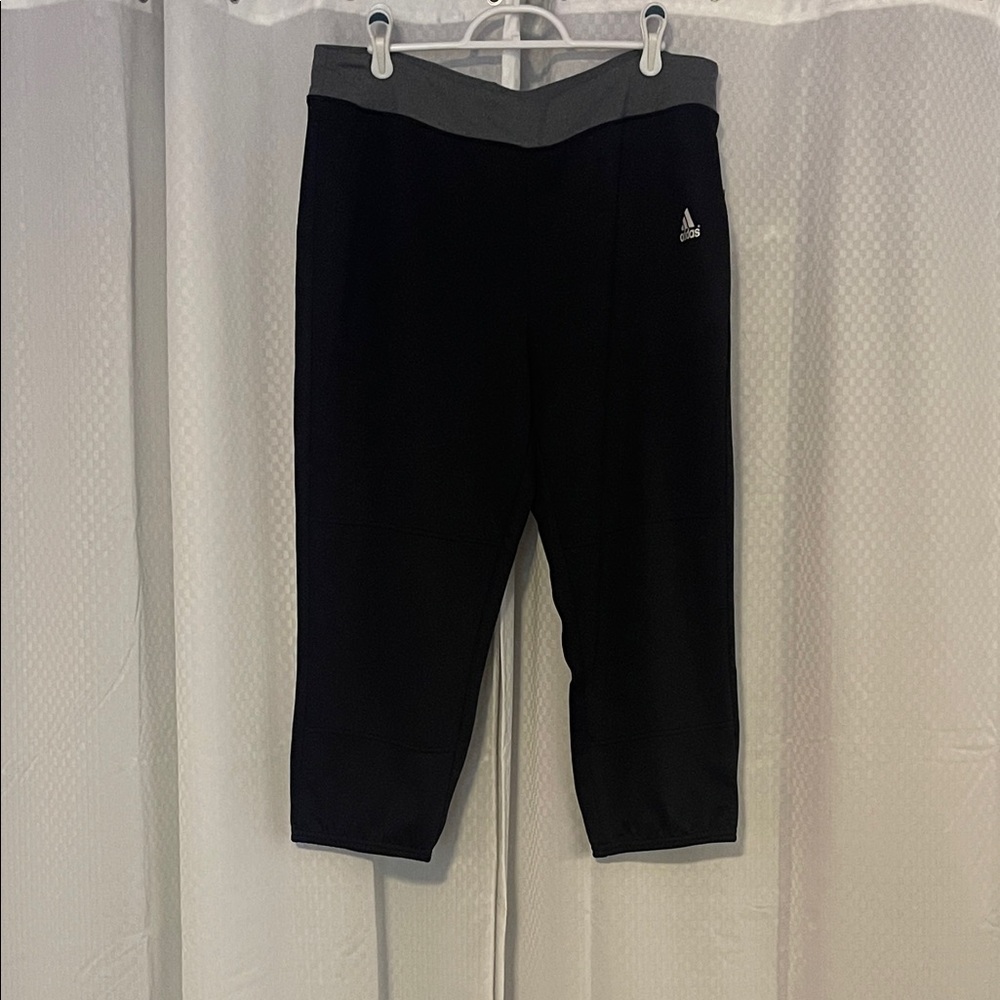 Adidas Women's Black and Gray Joggers